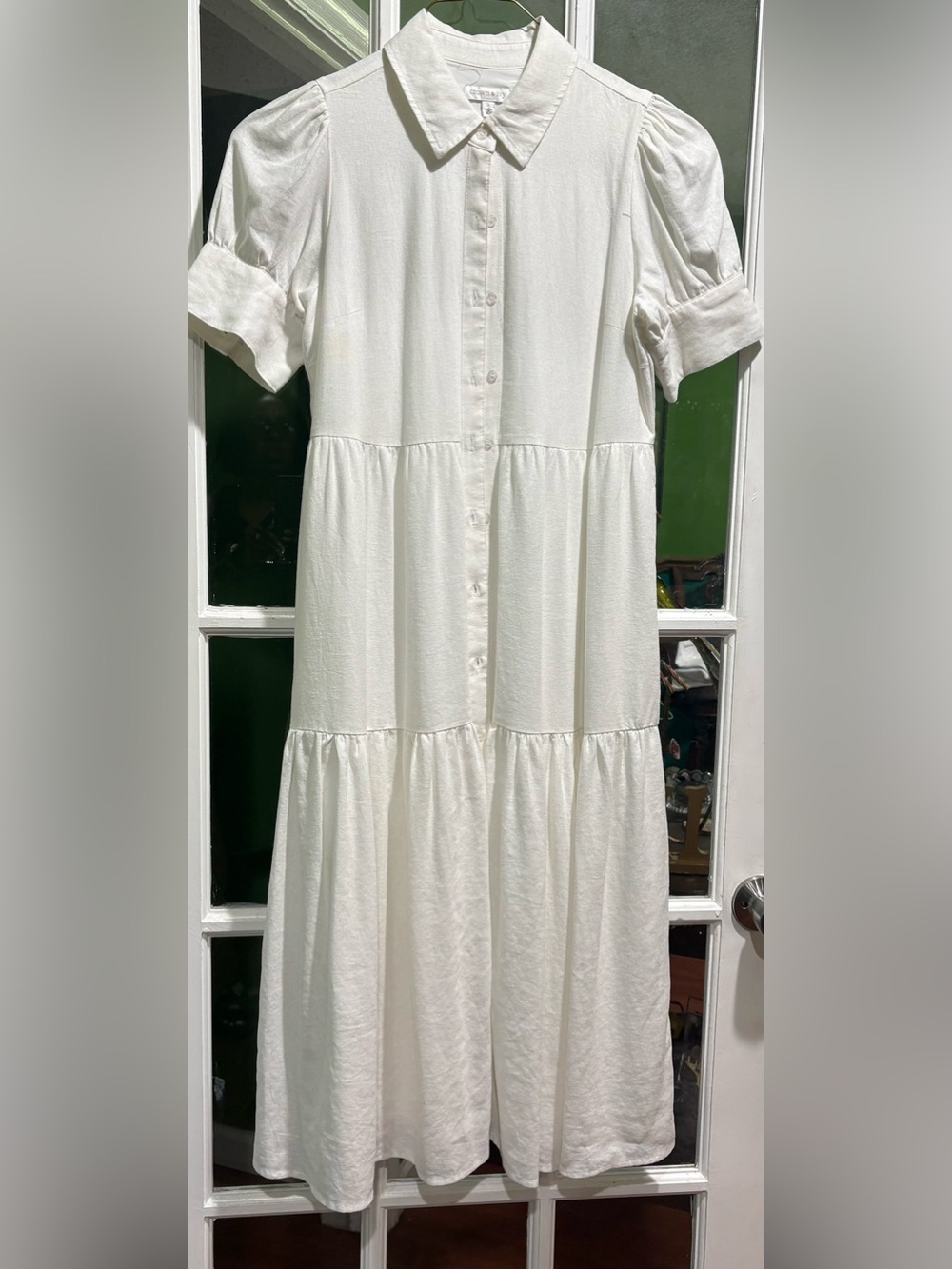 crown & ivy White Button-Front Tiered Midi Dress
